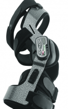 Жесткий коленный ортез  с инерционным замедлителем DonJoy Armor fourcepoint