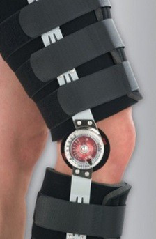 Облегченный реабилитационный коленный ортез с регулятором medi Protect.ROM COOL P7784