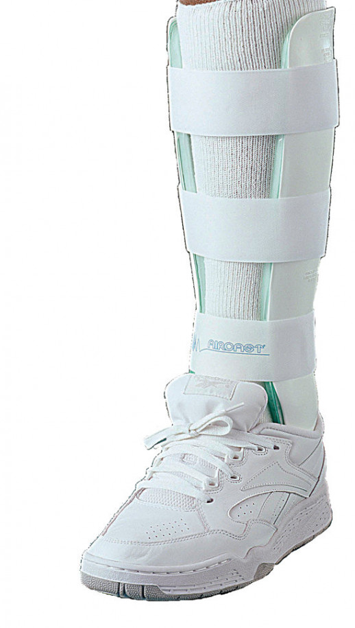 Тутор для голеностопного сустава «V-образный» с дополнительной пластиной, AIRCAST